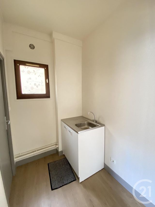 Afficher la photo en grand Local à louer - 1 pièce - 24.79 m2 - MANTES LA JOLIE - 78 - ILE-DE-FRANCE - Century 21 La Mantoise