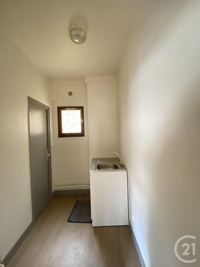 Afficher la photo en grand Local à louer - 1 pièce - 24.79 m2 - MANTES LA JOLIE - 78 - ILE-DE-FRANCE - Century 21 La Mantoise