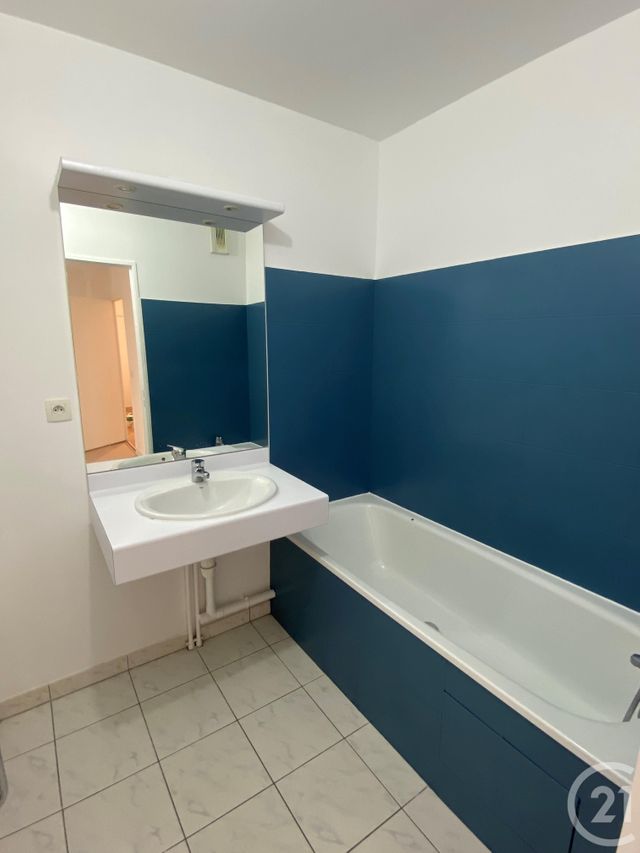 Appartement F4 à vendre - 4 pièces - 80.74 m2 - MANTES LA JOLIE - 78 - ILE-DE-FRANCE - Century 21 La Mantoise Appartement F4 à vendre - 4 pièces - 80.74 m2 - MANTES LA JOLIE - 78 - ILE-DE-FRANCE - Century 21 La Mantoise