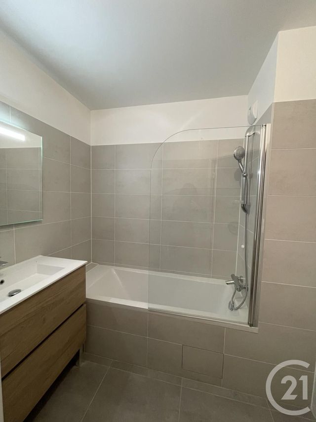 Appartement F3 à vendre - 3 pièces - 62.27 m2 - MANTES LA JOLIE - 78 - ILE-DE-FRANCE - Century 21 La Mantoise