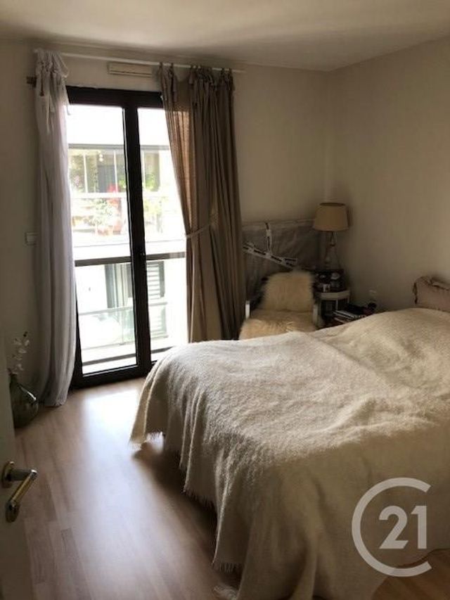 Afficher la photo en grand Appartement F3 à vendre - 3 pièces - 99.9 m2 - MANTES LA JOLIE - 78 - ILE-DE-FRANCE - Century 21 La Mantoise