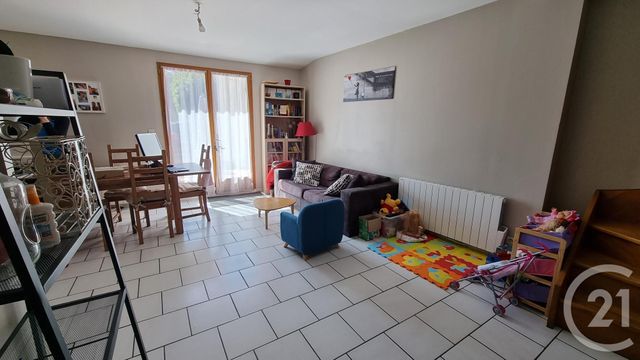 Appartement Duplex à vendre - 3 pièces - 59.81 m2 - MANTES LA JOLIE - 78 - ILE-DE-FRANCE - Century 21 La Mantoise Appartement Duplex à vendre - 3 pièces - 59.81 m2 - MANTES LA JOLIE - 78 - ILE-DE-FRANCE - Century 21 La Mantoise