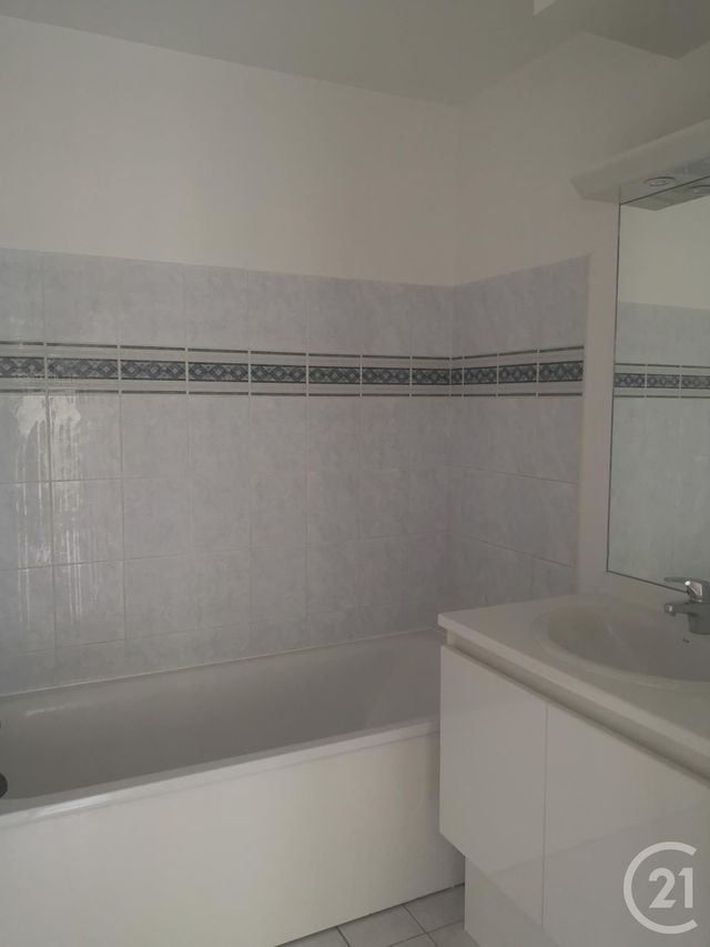 Afficher la photo en grand Appartement F2 à louer - 2 pièces - 47.02 m2 - MANTES LA VILLE - 78 - ILE-DE-FRANCE - Century 21 La Mantoise