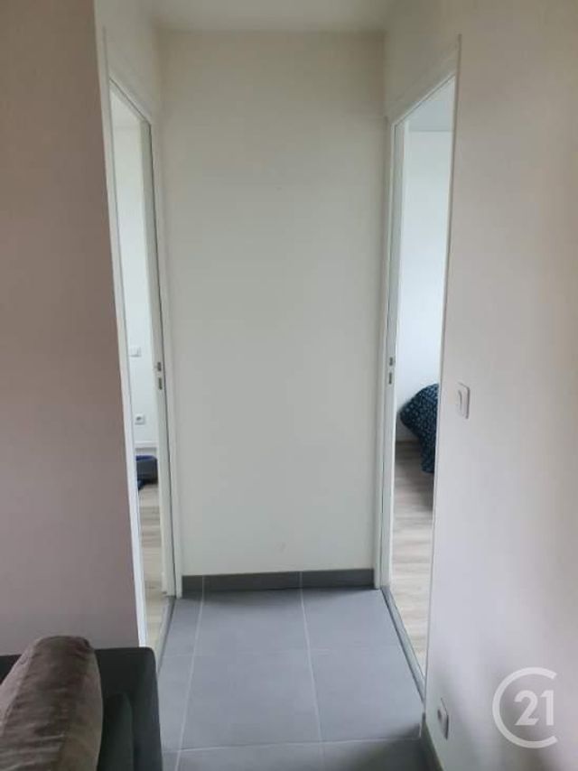 Afficher la photo en grand Appartement F3 à louer - 3 pièces - 45.25 m2 - MANTES LA JOLIE - 78 - ILE-DE-FRANCE - Century 21 La Mantoise