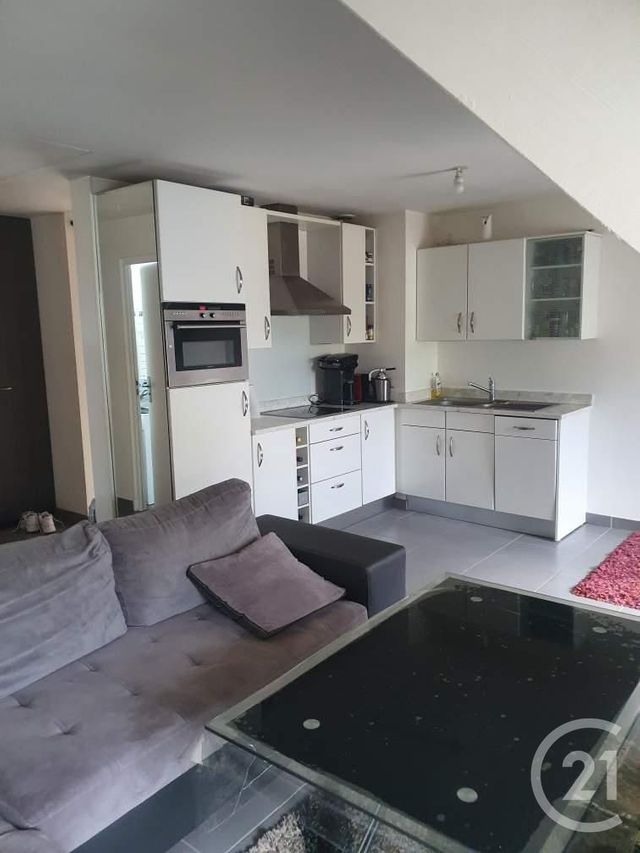 Afficher la photo en grand Appartement F3 à louer - 3 pièces - 45.25 m2 - MANTES LA JOLIE - 78 - ILE-DE-FRANCE - Century 21 La Mantoise