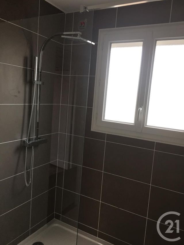 Afficher la photo en grand Appartement F4 à louer - 4 pièces - 68.41 m2 - MANTES LA JOLIE - 78 - ILE-DE-FRANCE - Century 21 La Mantoise