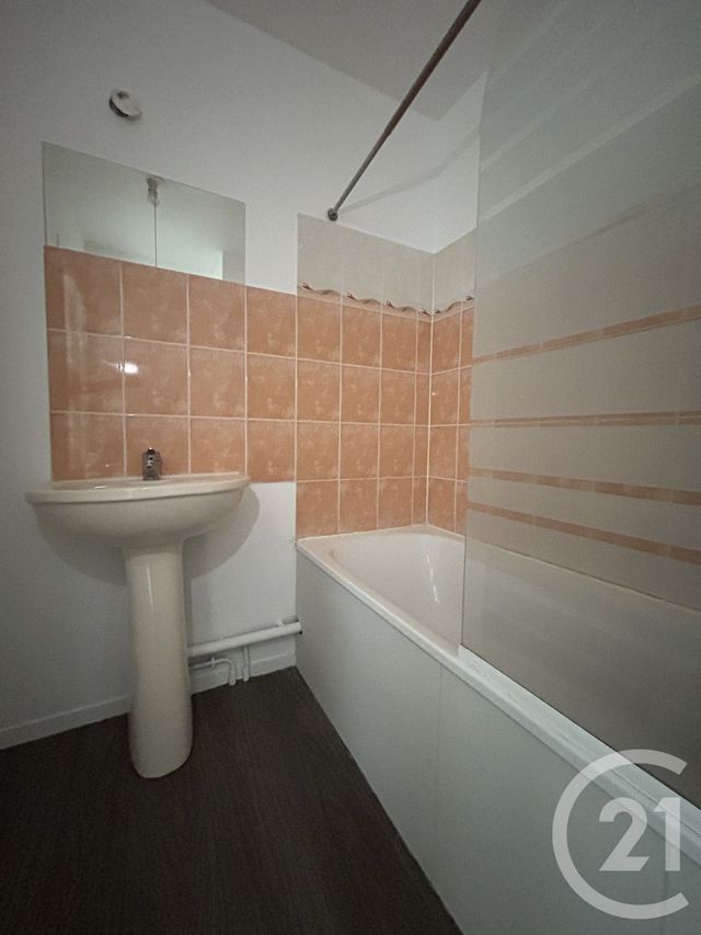 Afficher la photo en grand Appartement F2 à vendre - 2 pièces - 49.3 m2 - MANTES LA VILLE - 78 - ILE-DE-FRANCE - Century 21 La Mantoise