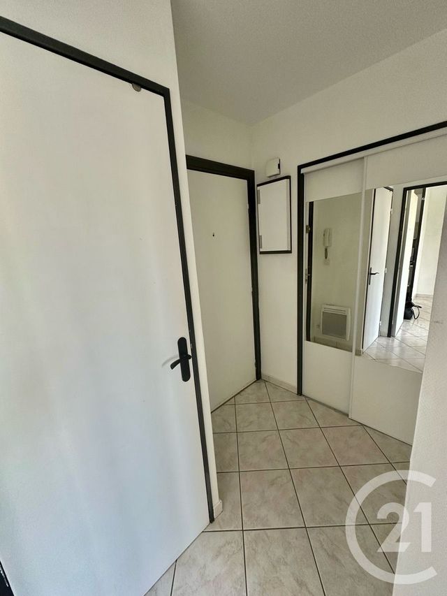 Afficher la photo en grand Appartement F2 à vendre - 2 pièces - 31.84 m2 - MANTES LA JOLIE - 78 - ILE-DE-FRANCE - Century 21 La Mantoise