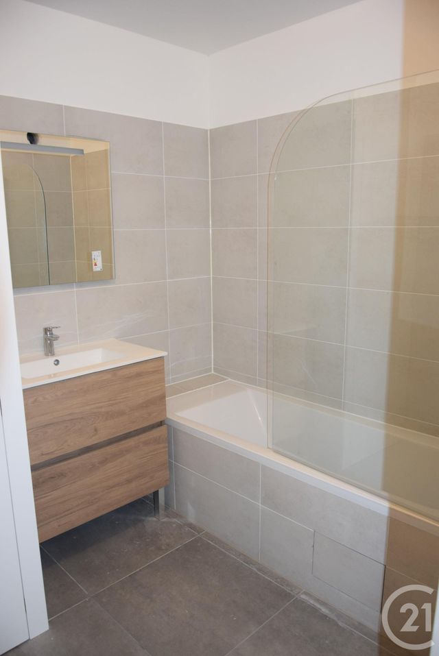 Appartement F3 à louer - 3 pièces - 69.62 m2 - MANTES LA JOLIE - 78 - ILE-DE-FRANCE - Century 21 La Mantoise