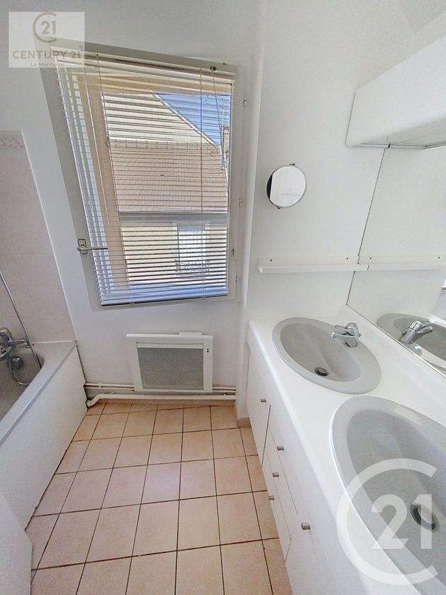 Appartement Duplex à louer - 3 pièces - 80.31 m2 - LA QUEUE LES YVELINES - 78 - ILE-DE-FRANCE - Century 21 La Mantoise