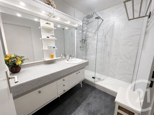 Appartement F4 à vendre - 4 pièces - 119.2 m2 - MANTES LA JOLIE - 78 - ILE-DE-FRANCE - Century 21 La Mantoise